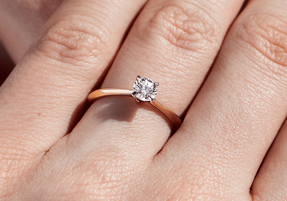 Jak wybrać pierścionek zaręczynowy