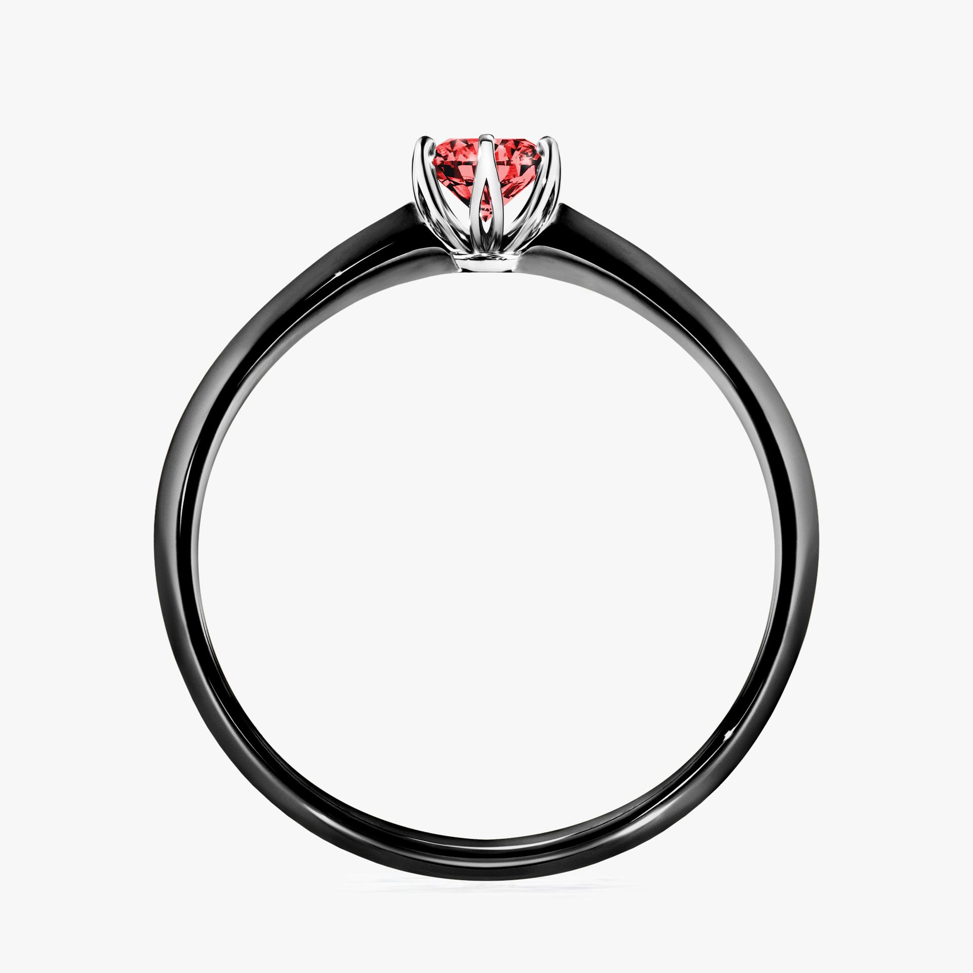 Pierścionek zaręczynowy My Daisy z czarnego złota z czerwonym diamentem 0,25ct