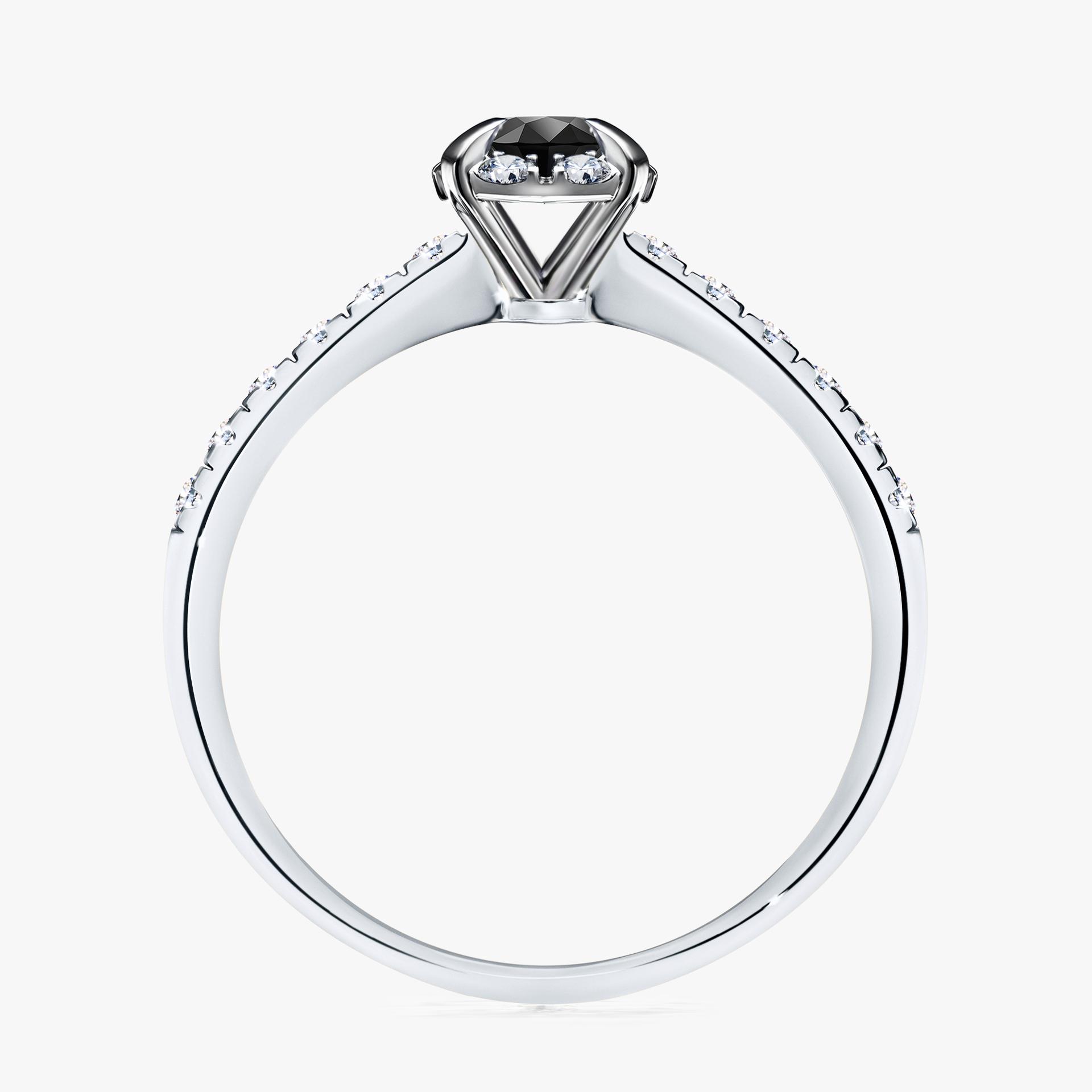 Pierscionek zareczynowy z diamentem czarnym 0 47 CT z bialego zlota my princess 02