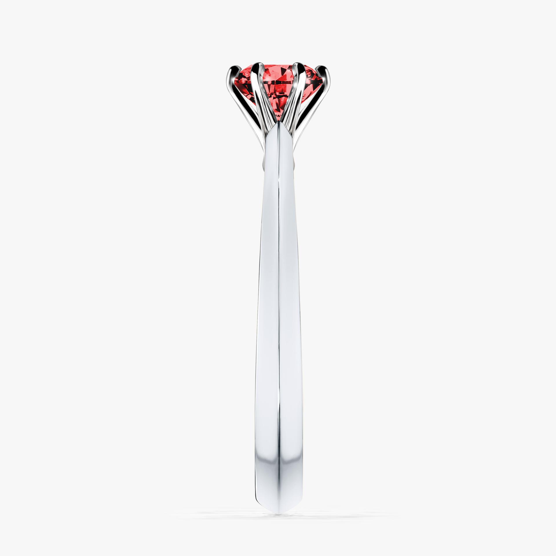 Pierścionek zaręczynowy My Queen z białego złota z czerwonym diamentem 0,50ct