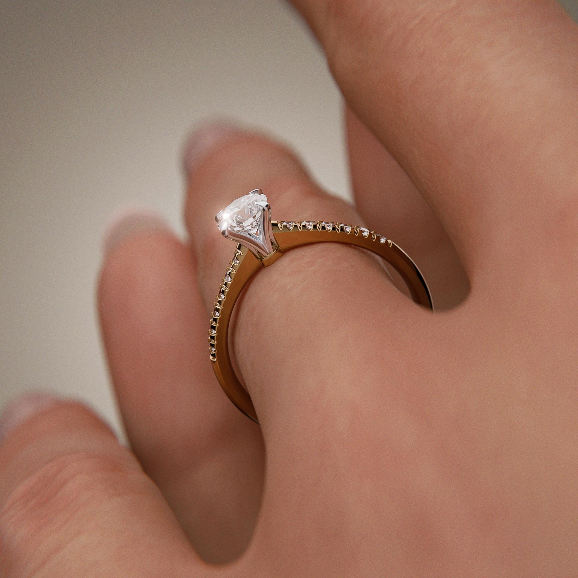 Pierścionek zaręczynowy My Sunshine z żółtego złota z diamentem naturalnym 0,64ct